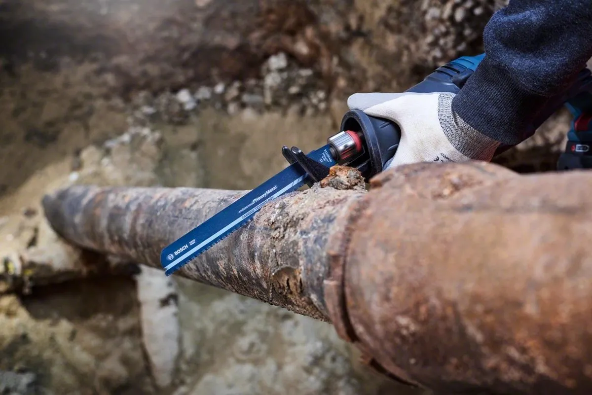 BOSCH S 1136 CHF Kalın Metal Kesimi İçin Ağır Hizmet Tilki Kuyruğu Testere Ucu 225 mm