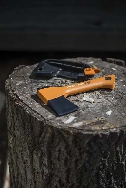FISKARS X5 Kamp Baltası Nacak XXS